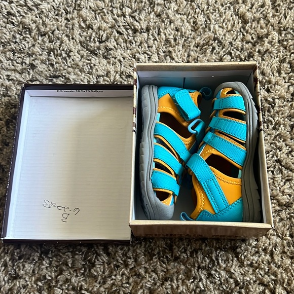 Mountain Creek Other - BRAND NEW TODDLER MOUNTAIN CREEK SANDALS SIZE 7c